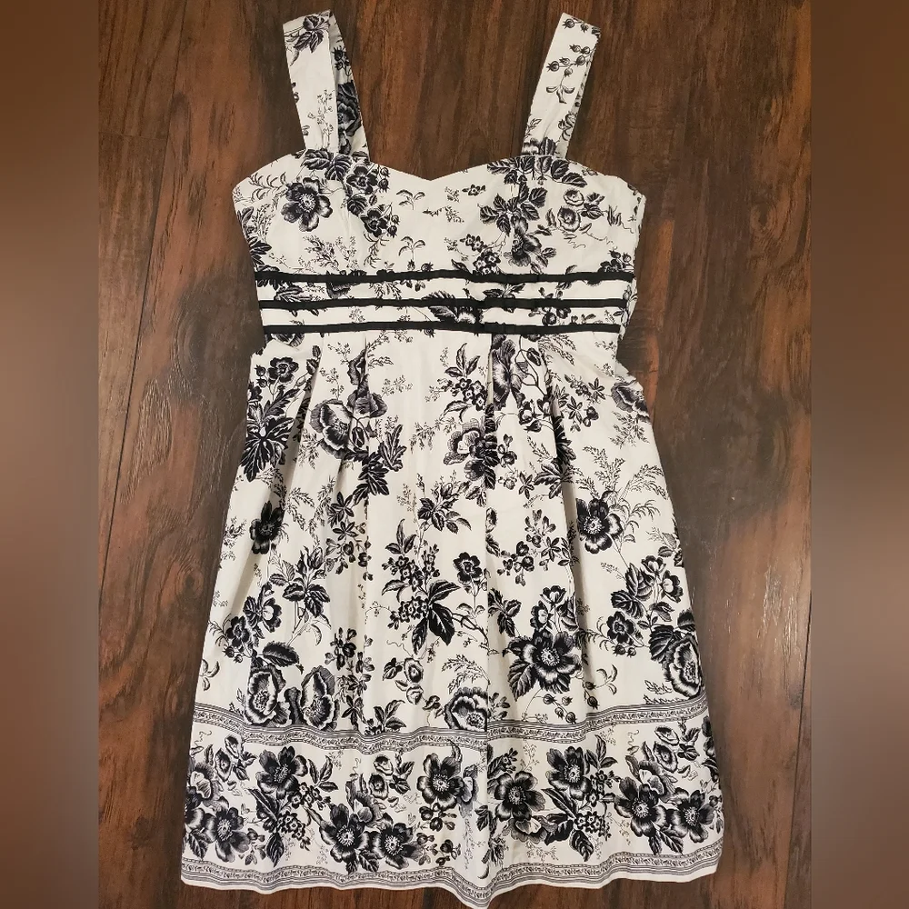 Kim Rogers Spring Dress Black and Tan Floral Size 12P - Picture 1 of 9